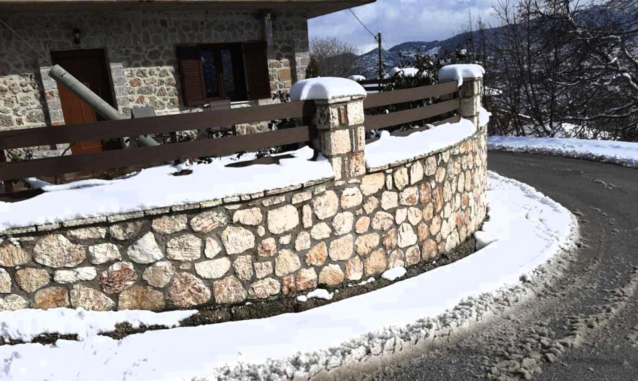 Ξενώνας Στροφυλιά Κάτω Τρίκαλα Κορινθίας Εξωτερικό φωτογραφία